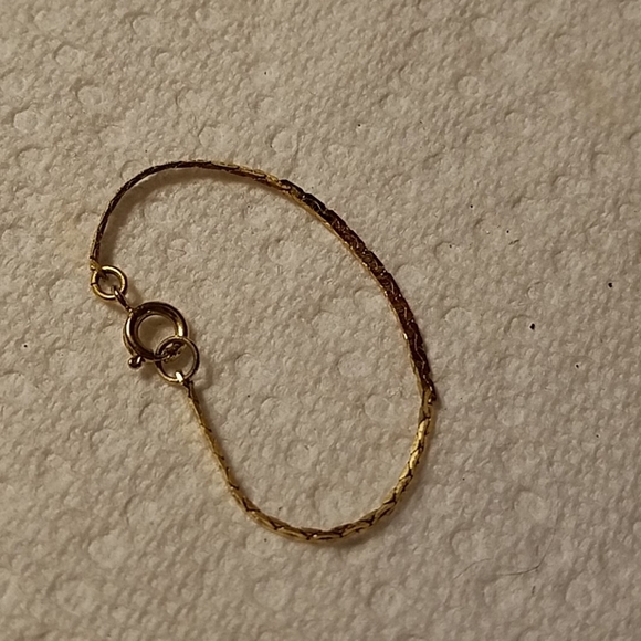 Felt's Fun Finds Other - 4.5" Herringbone Gold Tone Bracelet